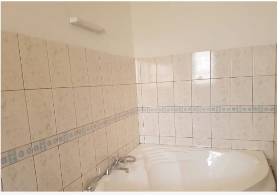 Modern 7 Bedroom House + DSQ, Lang'ata — photo 5