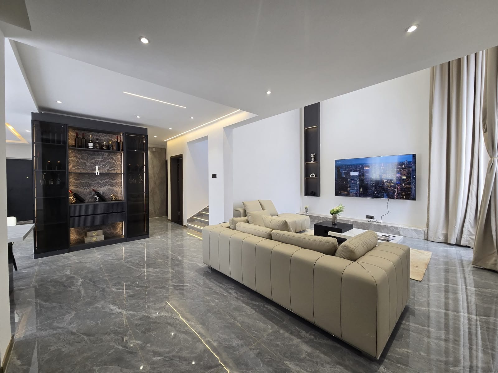 5 Bedroom Maisonette + DSQ & Office, Kamangu — photo 3